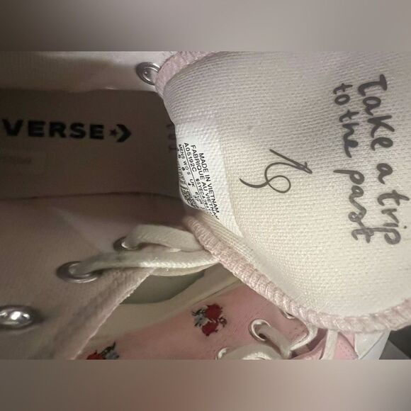- Converse Chuck Taylor All Star Pink With Roses Sz 6 - Picture 3 of 11